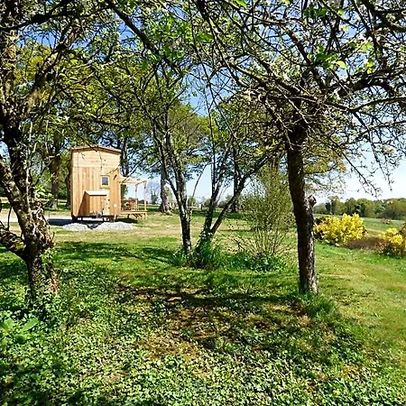 Le Vallon Des 5 Roses Bed & Breakfast Saint-Hilaire-du-Maine