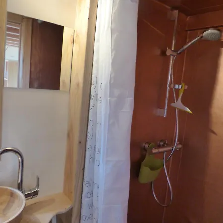 Le Vallon Des 5 Roses Bed & Breakfast Saint-Hilaire-du-Maine